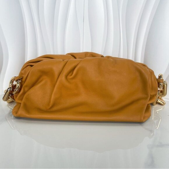 Bottega Veneta Chain Pouch Caramel Leather Bag - Picture 2 of 11